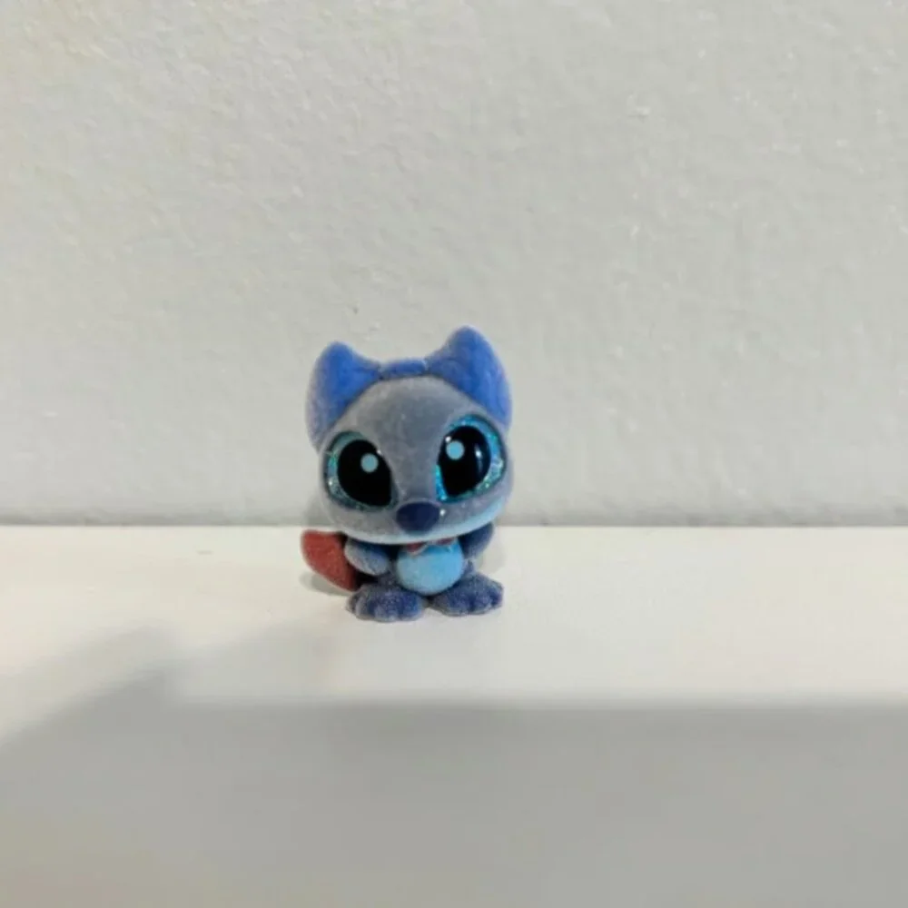 EXCLUSIVE Flocked Hero Stitch w/ Cape Disney Doorables